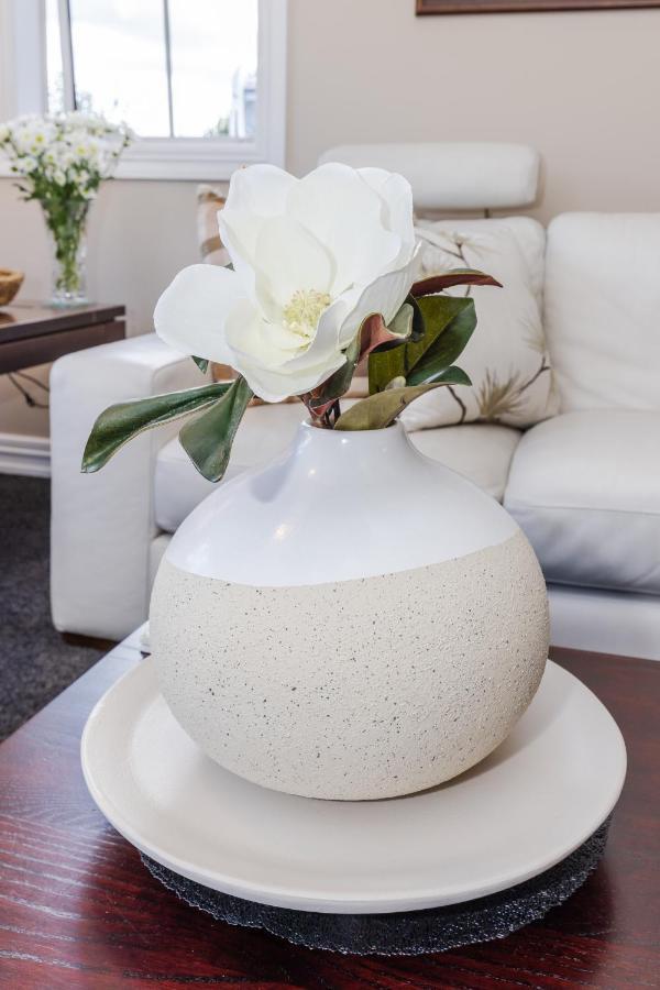 Sweet Magnolia 1 Or 2 Bedroom Suite St Kilda Cambridge With Complimentary Continental Breakfast Exteriör bild