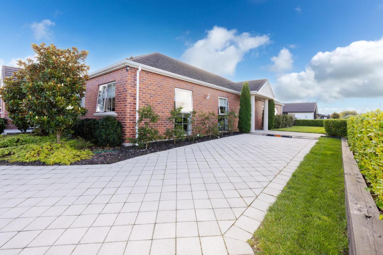Sweet Magnolia 1 Or 2 Bedroom Suite St Kilda Cambridge With Complimentary Continental Breakfast Exteriör bild